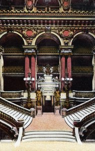 Paris : vue du grand escalier de l