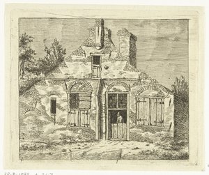 Homme dans une vieille maison, regardant dehors par la porte