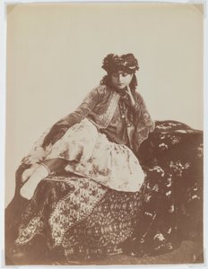 Femme allongée avec un turban - Antoin Sevruguin