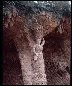 Art Nouveau : Détail de statue du Parc Güell par Antoni Gaudí - Antoni Gaudi