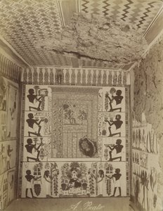 Tombe de Nakht à Thèbes, vue du mur peint et du plafond de la tombe