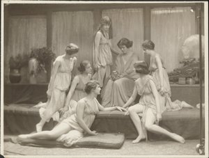 [Isadora Duncan et le groupe]