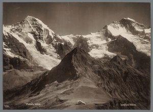 Vue sur le Mönch et la Jungfrau dans les Alpes bernoises