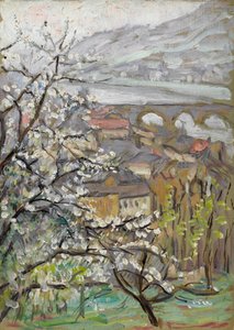 Vue à travers un verger sur un pont et un estuaire