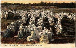 La grande prière des musulmans, Algérie. Carte postale de la collection de Selva.