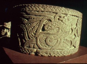 Urne avec serpent à plumes - Aztec