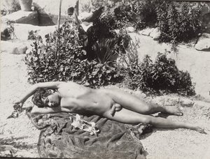 [Jeune homme nu couché] - Baron Wilhelm von Gloeden