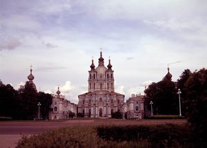 Architecture : vue du monastère de Smolny construit entre 1748 et 1835 par l
