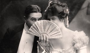 Billie Burke et Farren Soutar dans une scène de La Belle de Mayfair, début du 20ème siècle - Bassano Studio