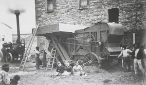 Machine à battre à vapeur, Mons, 1883 - Belgian Photographer