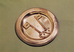 Clés de Gand sur une assiette (argent et métal doré)