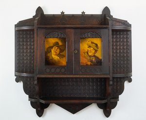 Armoire murale suspendue avec plaques en céramique, sculpture attribuée à Mary Madeline Nourse, plaques à Artus van Briggle - Benn attr.to Pitman