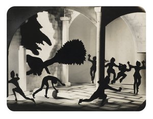 Figures fantastiques, probablement années 1920 (tirage argentique sur gélatine) - Bernard Alfieri