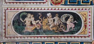 Bibliothèque Piccolomini, plafond : petit panneau avec scène de thiasos maritime (tritons, putto et une néréide), fresque de Bernardino di Betto, dit Pinturicchio