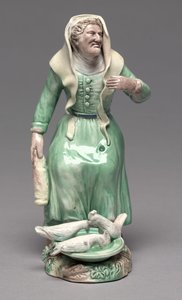 Vieille femme nourrissant des poules, Manufacture de Staffordshire, vers 1770 - British School