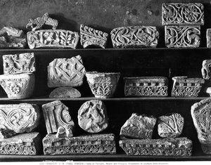 Fragments de sculptures italo-byzantines