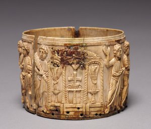 Pyx en ivoire