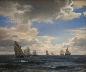 Voiliers dans le détroit au sud de Kronborg