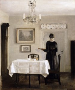 Intérieur avec dame portant un plateau, c.1905