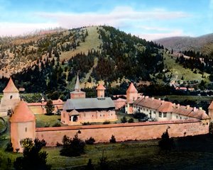 Roumanie, Bucovine, monastère de Sucevita dans la vallée du ruisseau Sucevita, vers 1920