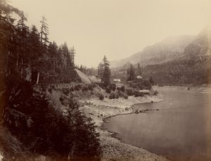 [La maison Middle Block, fleuve Columbia] - Carleton Watkins