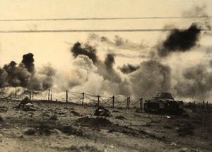 Seconde Guerre mondiale: soldats allemands avançant vers les lignes britanniques à Tobrouk, Libye
