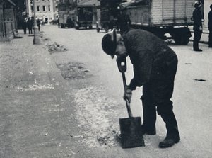 Collectionneur de vieux verres, 1941