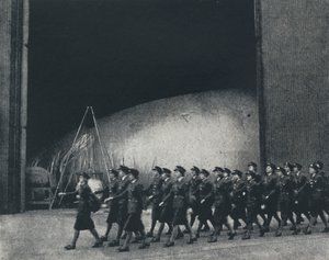 Défilé, 1941
