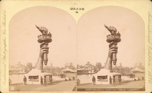 Main colossale et torche, Liberté, Exposition du Centenaire, Philadelphie