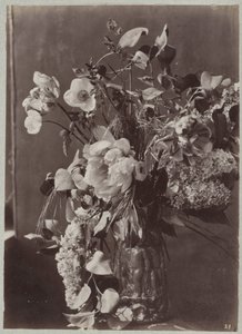 Étude de fleurs avec vase orné - Charles Aubry (manner of)