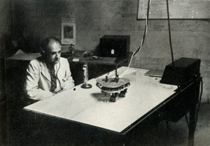 Pupitre de contrôle dans une école de formation de vol de la RAF, 1941 - Charles Brown
