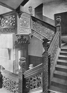 Un escalier de strapwork élaboré