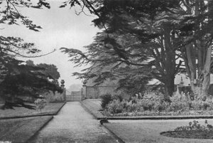 La porte du parc aux cerfs