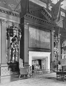 Le hall : emblèmes de guerre