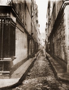 Rue Visconti à Paris prise depuis la rue de Seine. 6e arrondissement - Charles Marville