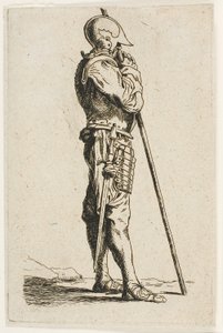 Un soldat debout, de profil