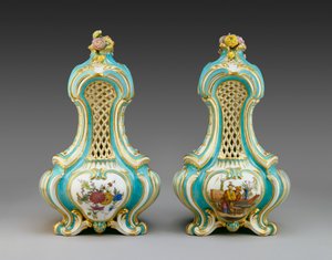 Paire de vases pot-pourri triangulaires