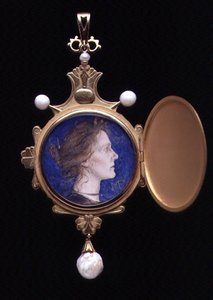Pendentif Pégase contenant une miniature de Miss Edith Emma Cooper (1862-1913) 1901 - Charles Ricketts