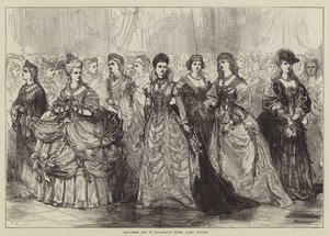 Bal costumé à Marlborough House, costumes des dames