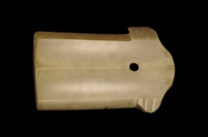 Fragment de hachette (ge) fin de la dynastie Shang au début de la dynastie Zhou occidental, XIIe-Xe siècle av. J.-C.