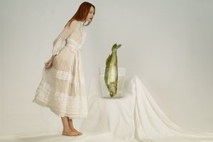 La femme curieuse et le poisson - Christine von Diepenbroek
