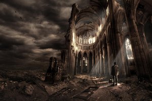 Un homme dans une cathédrale en ruines - Christophe Kiciak