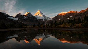 Reflet de la Montagne d