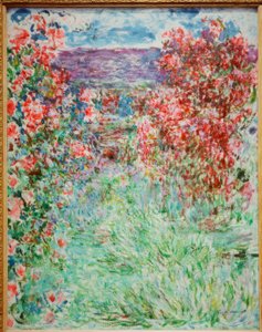 La maison entre les roses