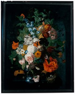 Nature morte de fleurs sur un piédestal en pierre