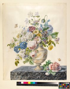 Un vase de marbre avec des fleurs mélangées sur une étagère en marbre, vers 1800
