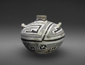 Pot (Olla) avec motifs en escalier et rayures - Culture Mogollon