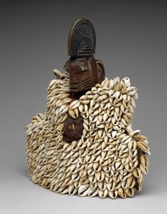 Figure jumelle (ere ibeji) avec vêtement