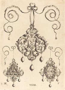 Trois pendentifs en orfèvrerie, les inférieurs triangulaires et ovales - Daniel Mignot