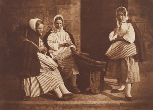 Mme Logan et deux femmes inconnues, Newhaven, 1843-47, imprimé vers 1916 - Hill and Adamson